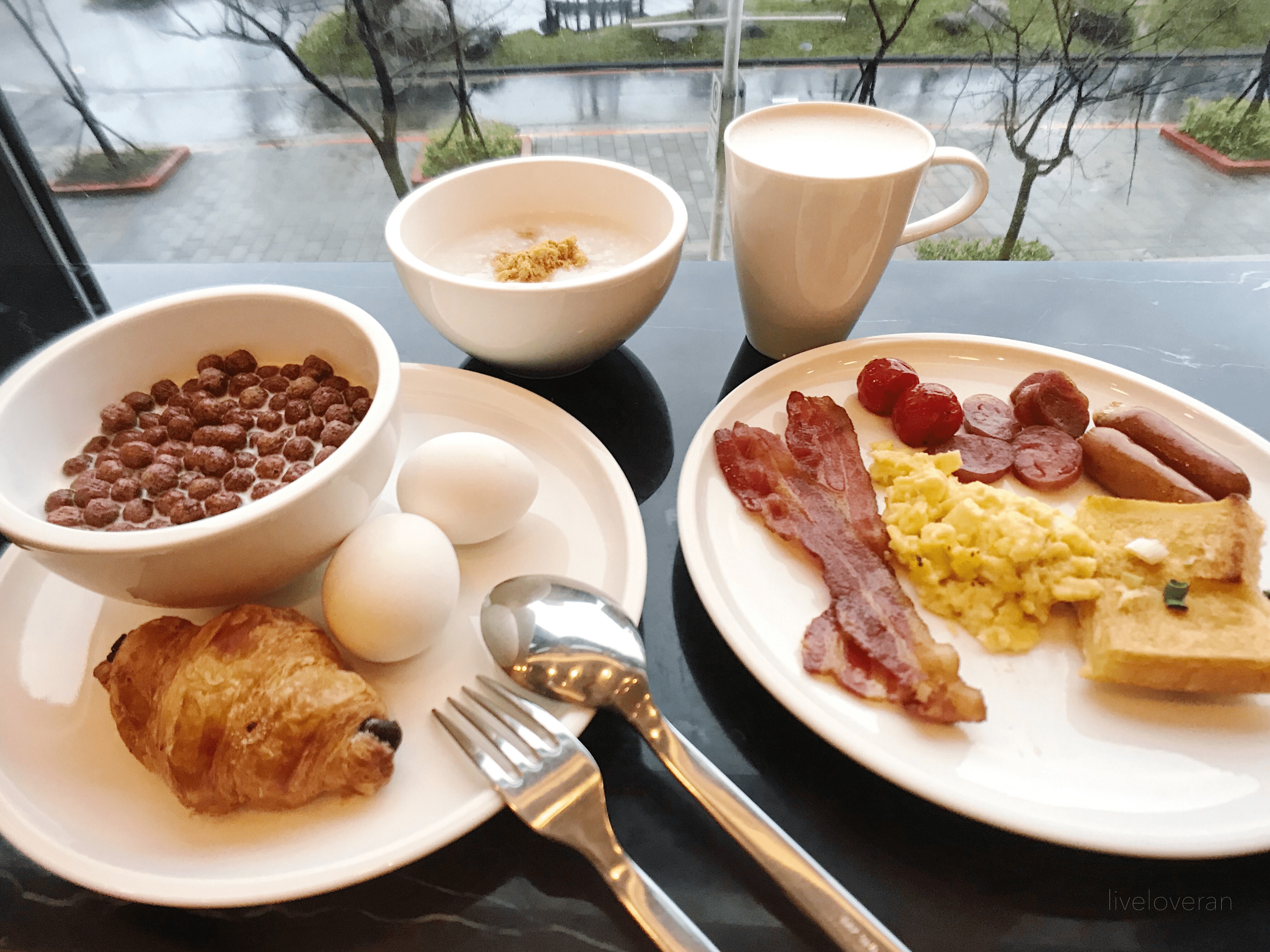 liveloveran citizenm taipei north gate breakfast