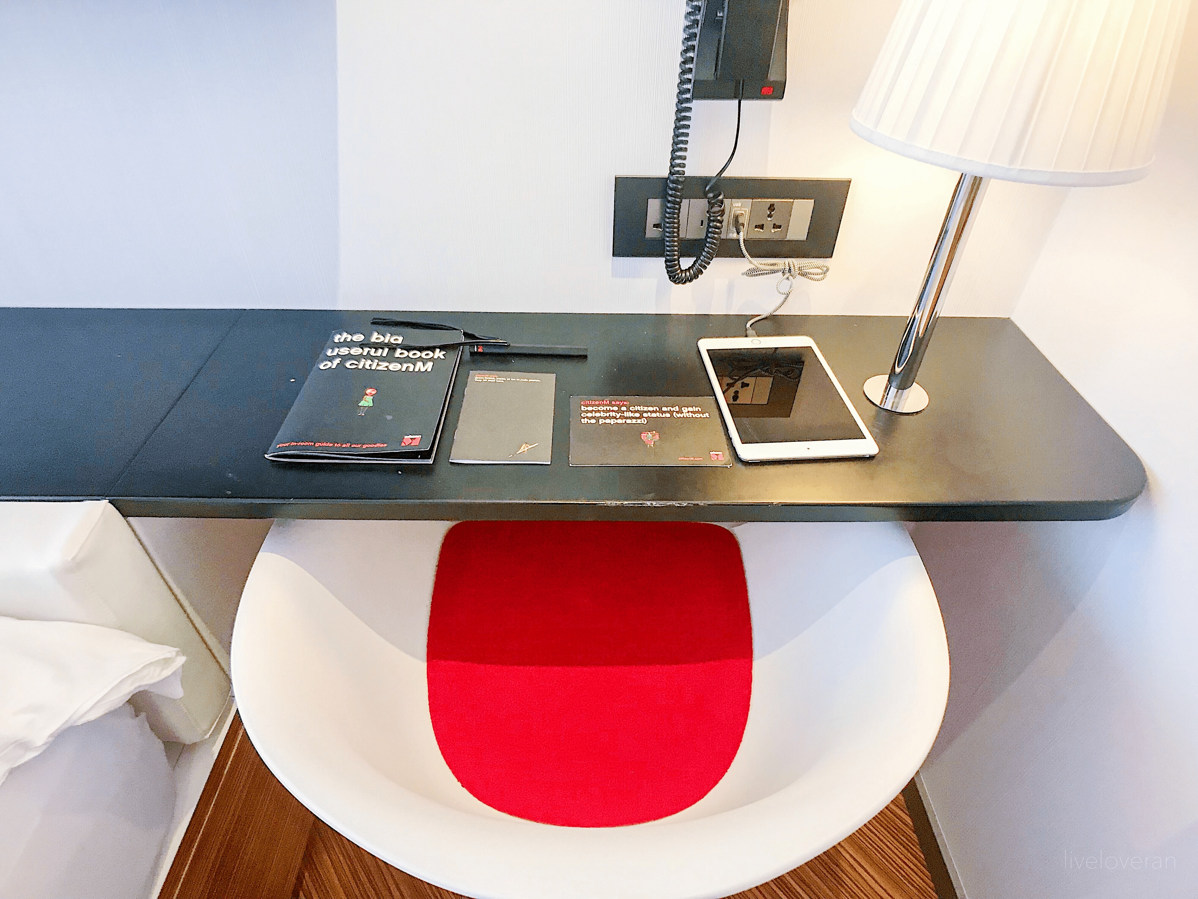 liveloveran citizenm taipei north gate table