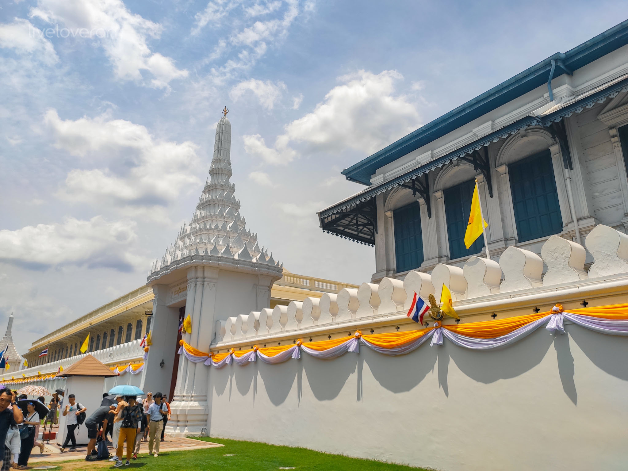 liveloveran exploring bangkok temples grand palace